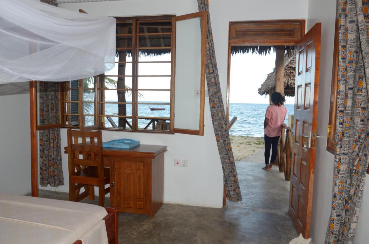 Lui Ushongo Beach House Pangani 외부 사진