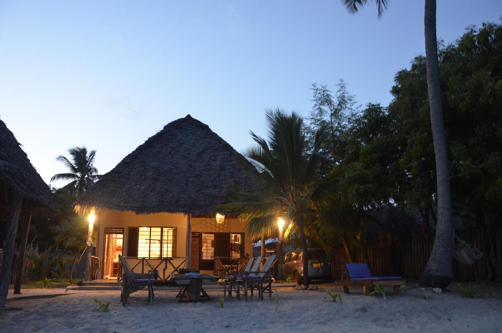 Lui Ushongo Beach House Pangani 외부 사진