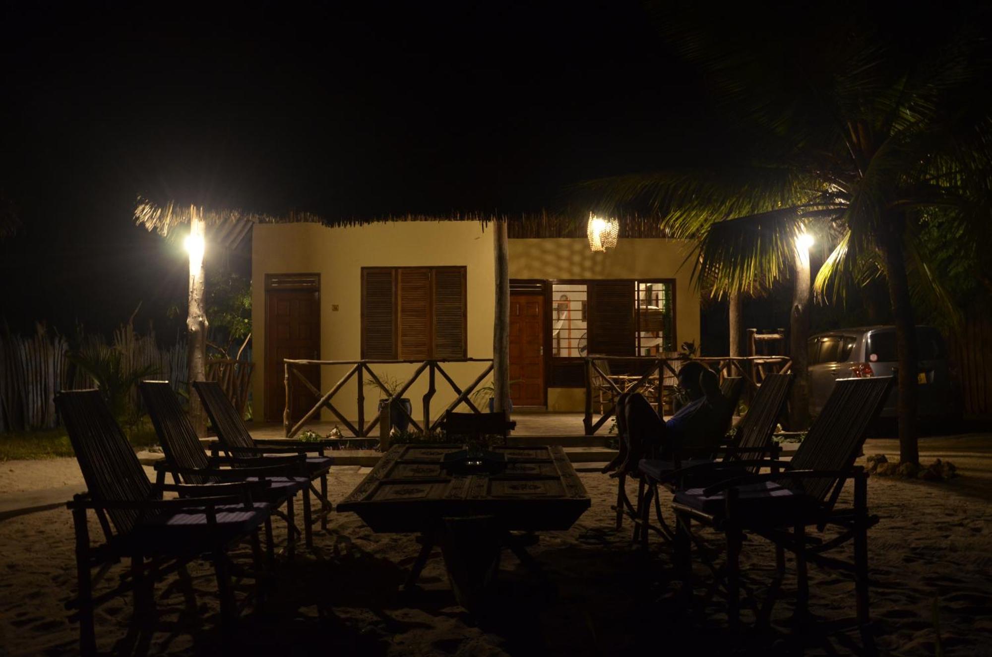 Lui Ushongo Beach House Pangani 외부 사진